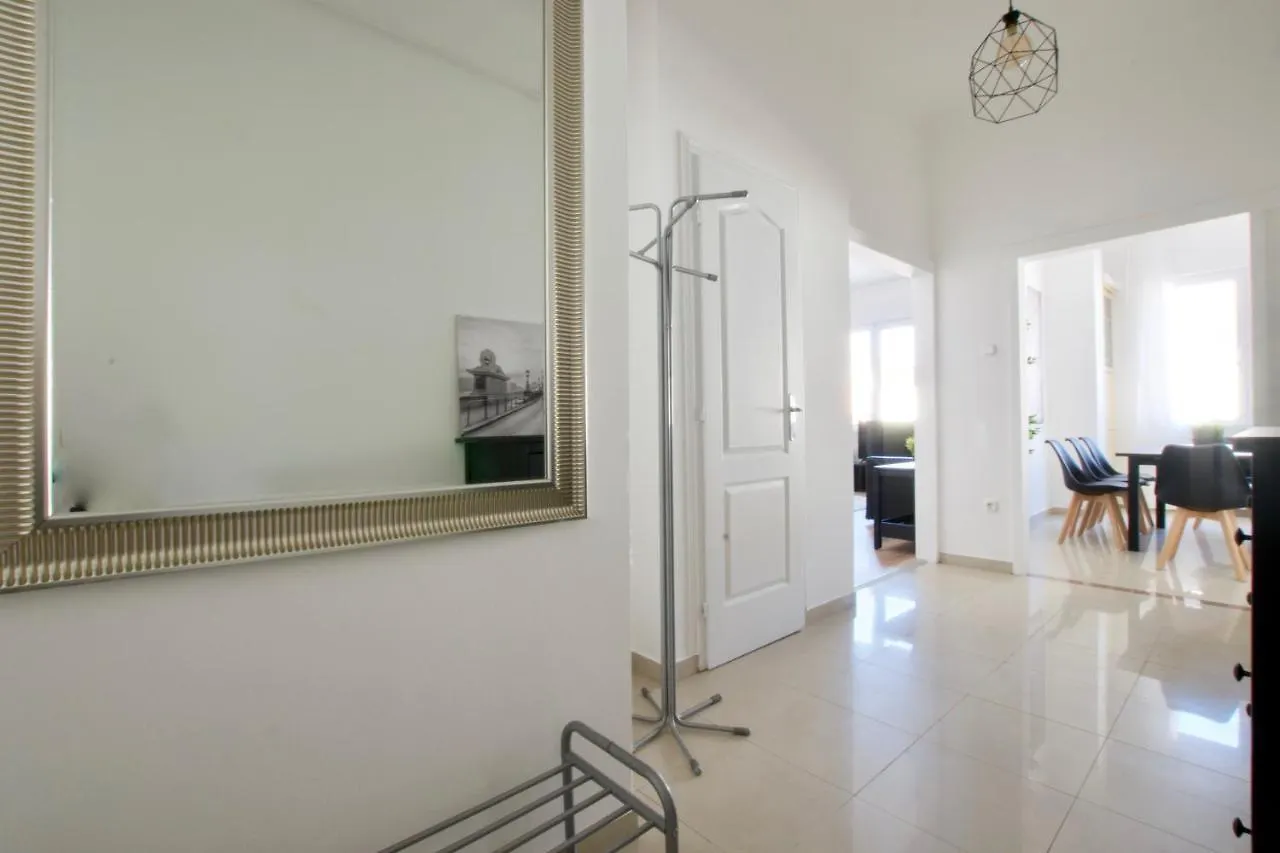 Standard Apartment By Hi5 - Tatra Street Budapest