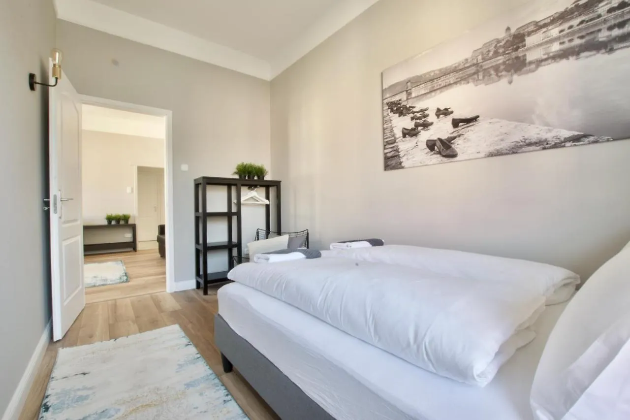 Standard Apartment By Hi5 - Tatra Street Budapest